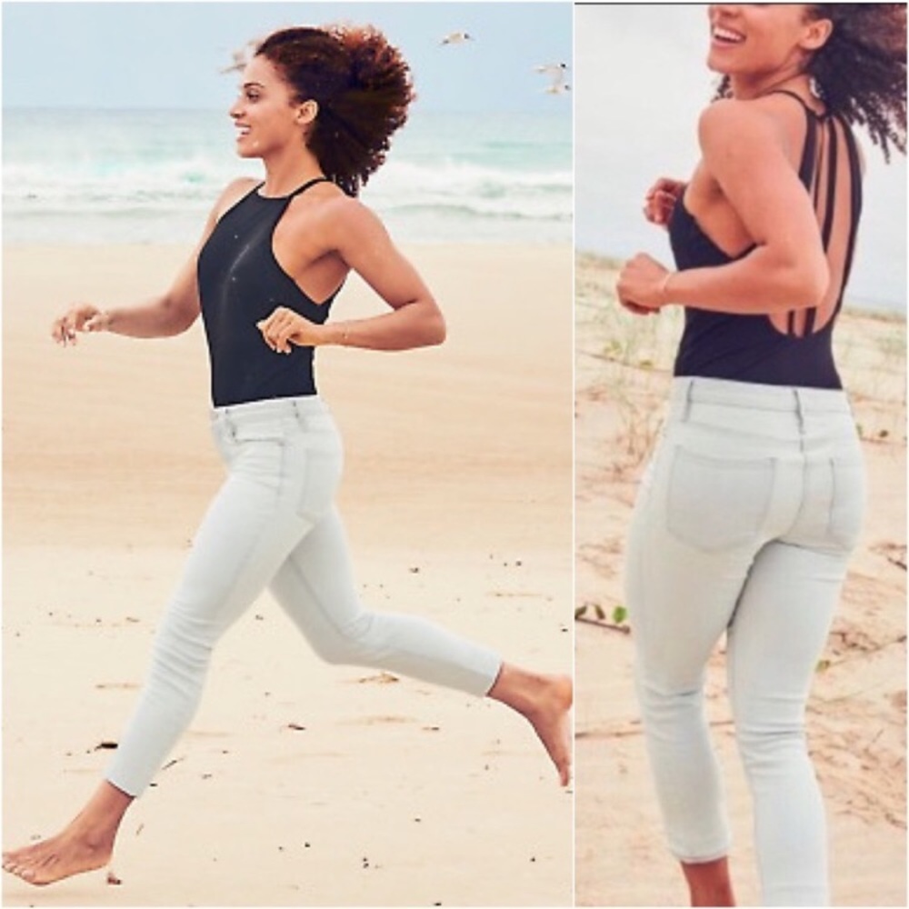 Athleta sculptek skinny crop jean glacier wash